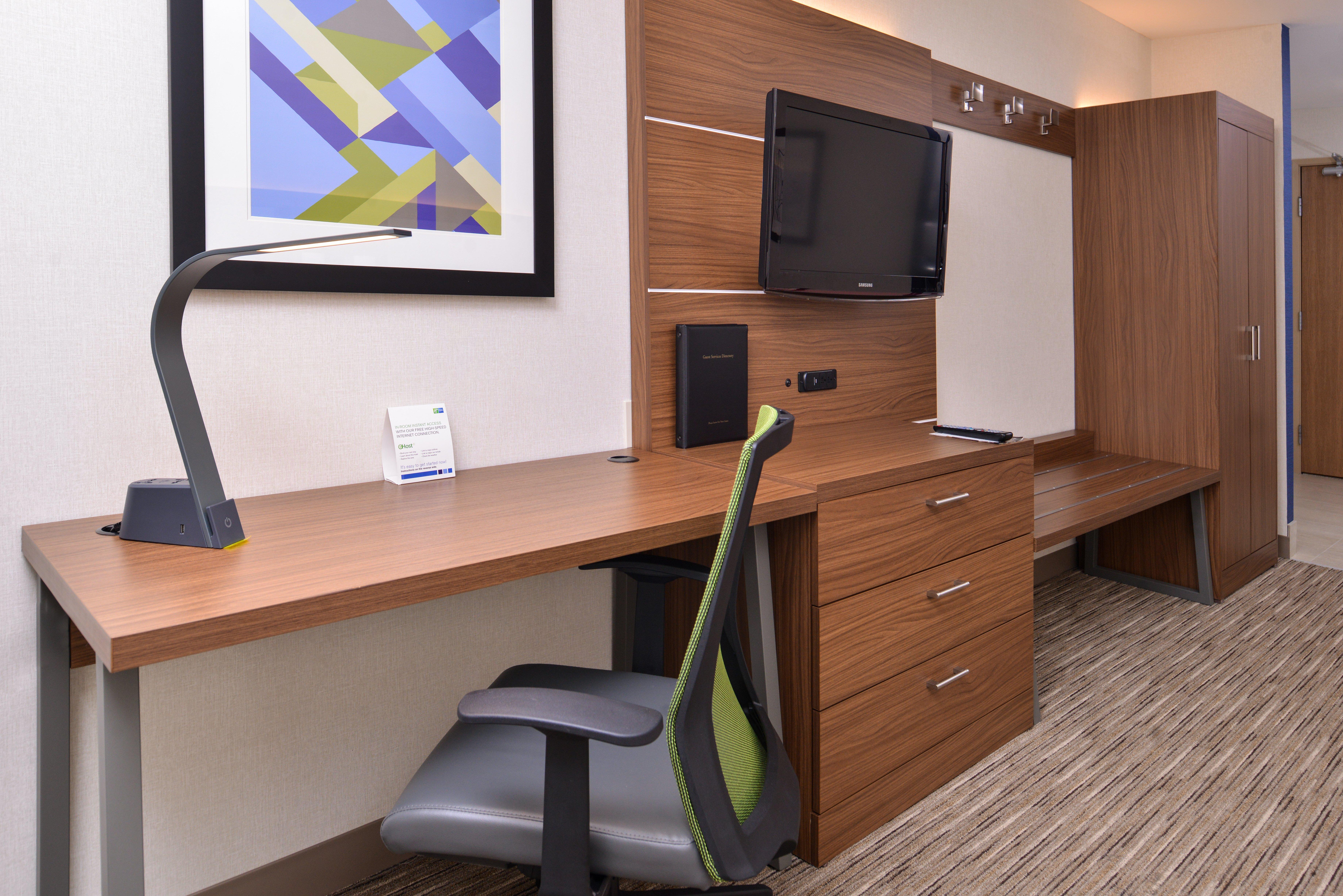 Holiday Inn Express & Suites Lacey - Olympia By Ihg Exterior photo